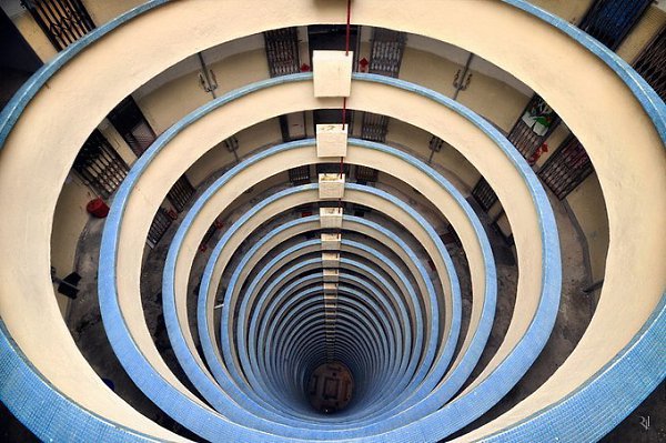 Французский фотоограф Romain Jacquet-Lagrze снял оригинальную фотосерию Vertical Horizon, сосотоящую ... - 4