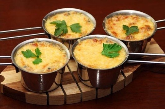 Жульен с грибами.Быстрый и вкусный рецептик на все случаи жизни.Ингредиенты:200 гр. грибов;1 ...