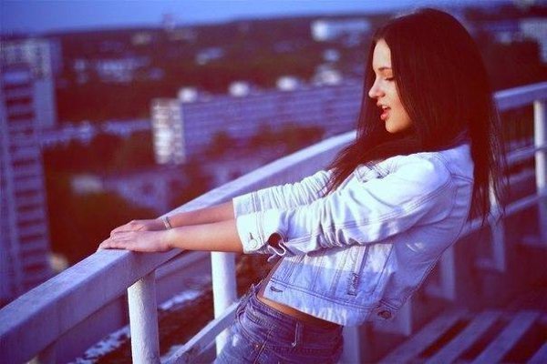 Я не кукла и не игрyшкa, я дeвoчка, которая может и в рожу дать, если меня обидeть.