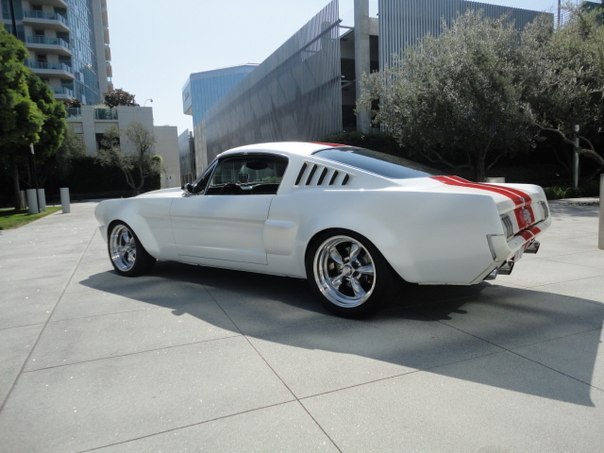 1965 Ford Mustang Fastback GT Custom - 2