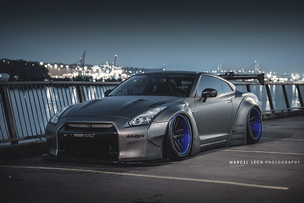 Liberty Walk Nissan GT-R