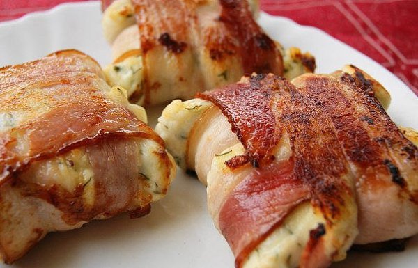 Мясные сырники.Ингредиенты:0.5 творогапачка бекона2 яйца2 ложки мукипучок укропапару зубчиков ... - 5