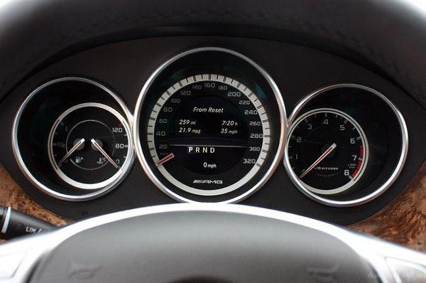 Mercedes-Benz CLS63 AMG.Двигатель: бензиновый (5461 см)Мощность: 525 л.с.Крутящий момент: 720 ... - 4