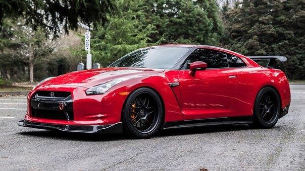 Nissan GT-R