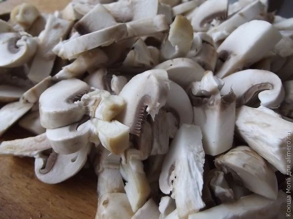 Салат Роза.Для приготовления салата «Роза» необходимы следующие продукты:— 200 г свежих шампиньонов— ... - 2