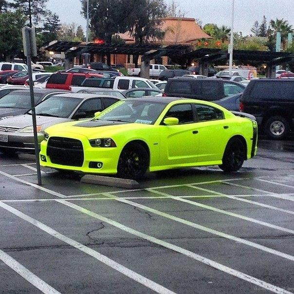 Dodge Charger SRT8 - 10