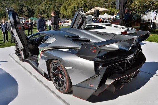 Lamborghini Veneno. V12   6,5  750 ..   2,8 ... - 6