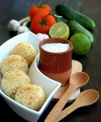 Картофельные крокеты, фаршированные курицей.Ингредиенты:Картофель - 500 г,Филе куриное - 250 г,Яйцо ...