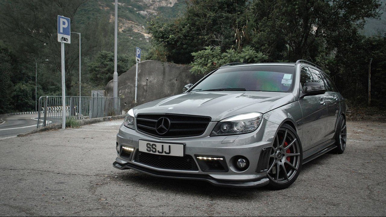 Mercedes Benz C63 AMG