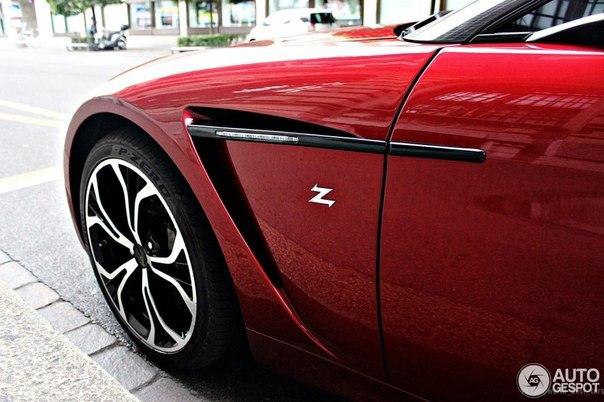 Aston Martin V12 Zagato - 7