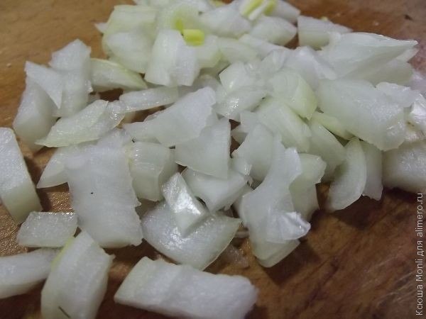 Салат Роза.Для приготовления салата «Роза» необходимы следующие продукты:— 200 г свежих шампиньонов— ... - 3