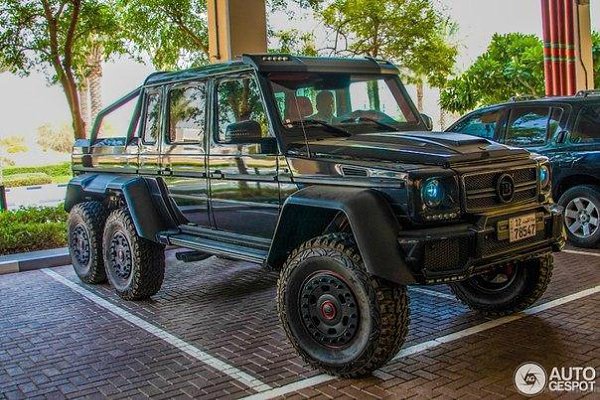 Mercedes-Benz Brabus B63S 700 6x6.