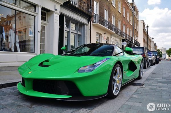 Ferrari LaFerrari.  499   . : 6,3 litre V12 + Electric Drive. ... - 2