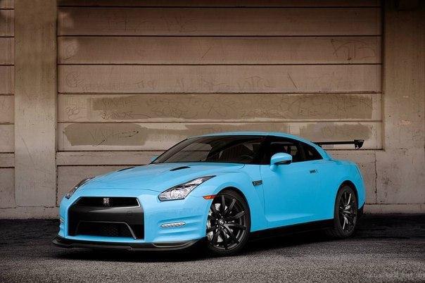 Blue Nissan GT-R - 3