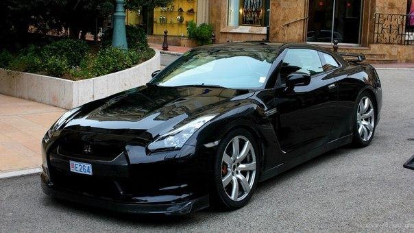 Nissan GT-R