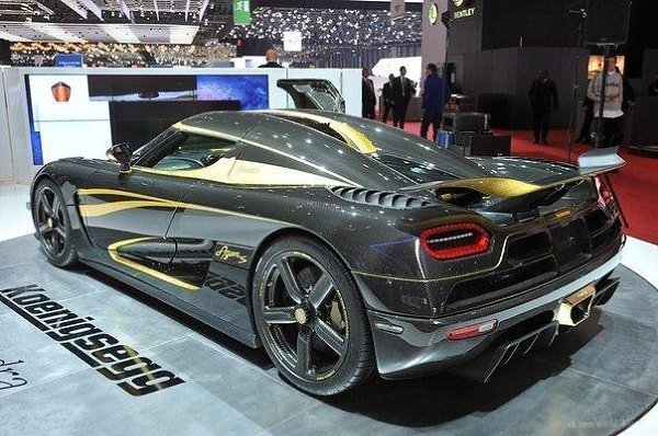 Koenigsegg Agera S.: ~ 51 .  : 1 030 ..  100/: 2.8 ... - 5