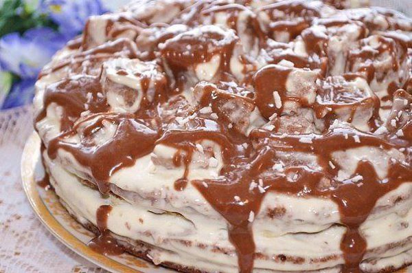 Вкуснейший шоколадно-банановый торт.Тесто:- яйца 3 шт- сахар 1 стак- мука 200 г- молоко 100 мл- ...