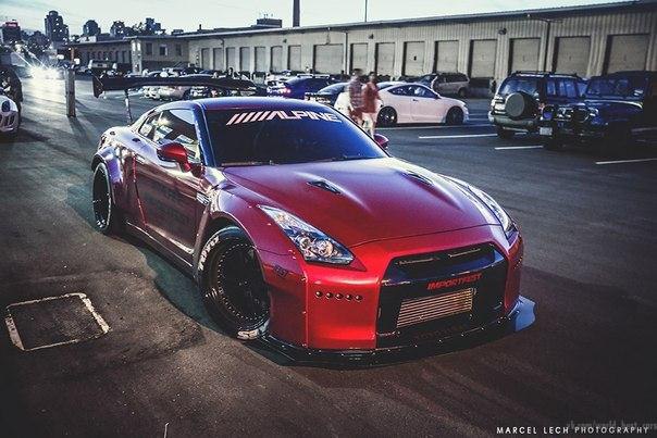 Nissan GT-R - 2