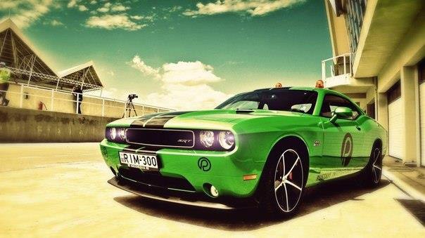 Dodge Challenger SRT8.