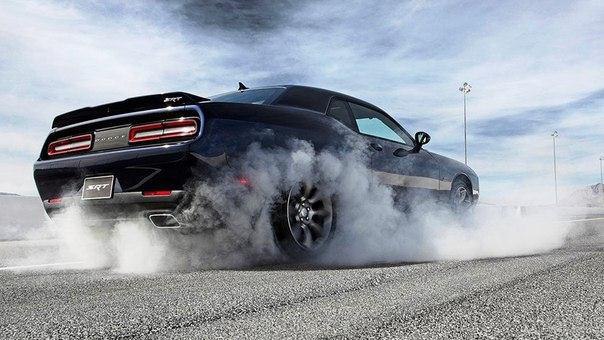 Dodge Challenger: SRT & SRT Hellcat. - 2