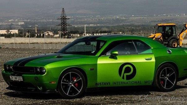 Dodge Challenger SRT8. - 5