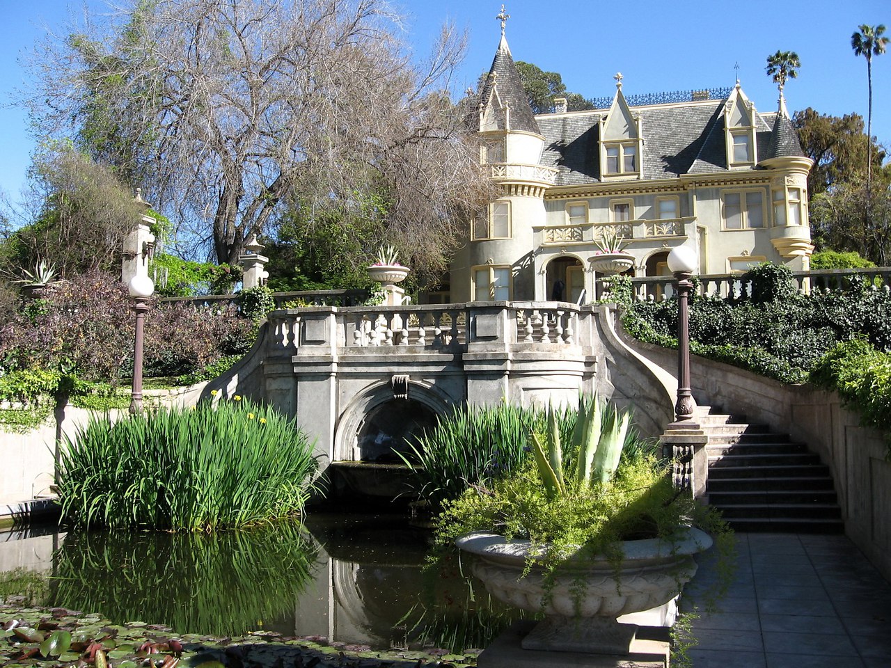  Kimberly Crest House and Gardens 