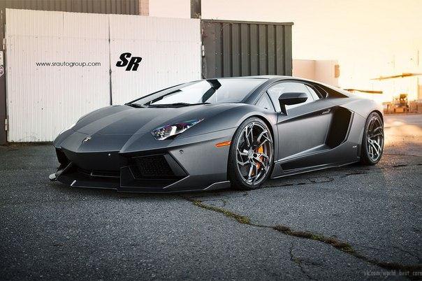 Lamborghini Aventador LP 700-4.: 6.5L V12: 700 .. : 690 : ...