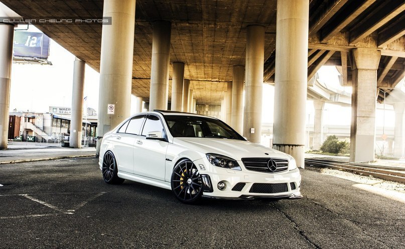 Mercedes-Benz C63 AMG - 2