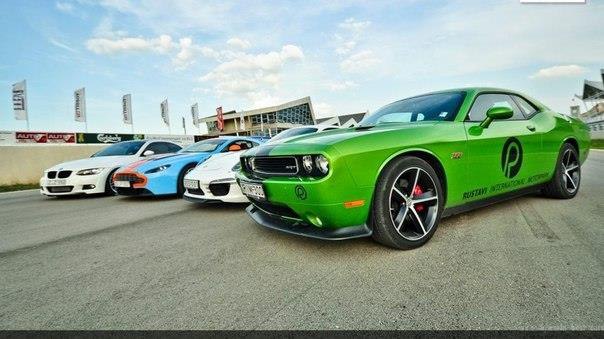 Dodge Challenger SRT8. - 6