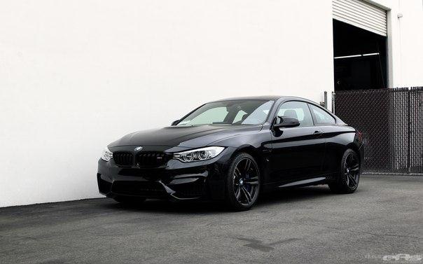 Black Sapphire Metallic BMW M4 Coup (F82).   R6 (2979 )  431 ..  ... - 3