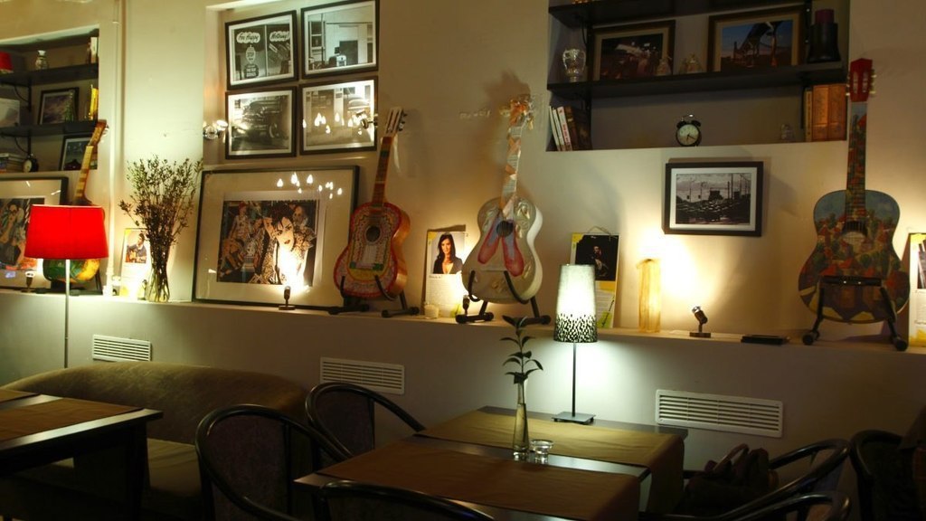 Арт кафе выставка. Арт кафе холм. Арт кафе выставка. Арт кафе холм. Арт кафе холм.