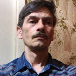 Aleksandr, 60, 