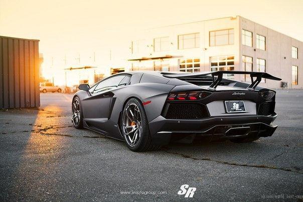 Lamborghini Aventador LP 700-4.: 6.5L V12: 700 .. : 690 : ... - 3