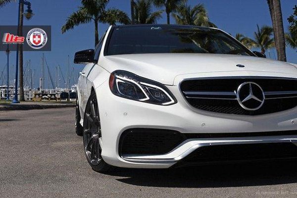 Mercedes-Benz E63 AMG.5.5L V8: 558 .. : 720  :   ...