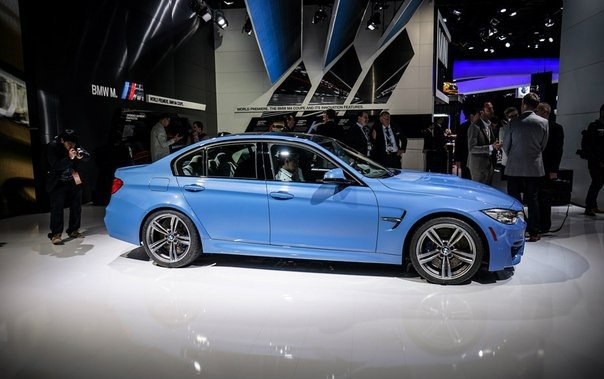 BMW M3 F80 in Yas Marina Blue - 4