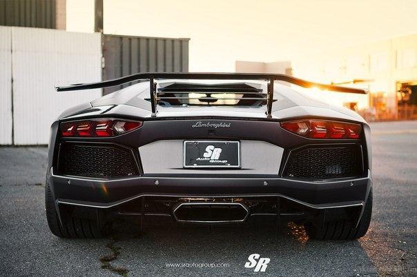 Lamborghini Aventador LP 700-4.: 6.5L V12: 700 .. : 690 : ... - 6