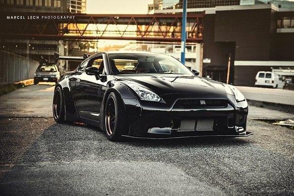 Liberty Walk Nissan GT-R R35