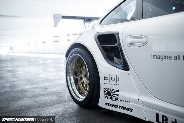 Porsche 911 Turbo. - 5