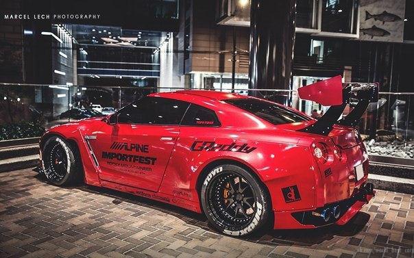 Nissan GT-R - 3