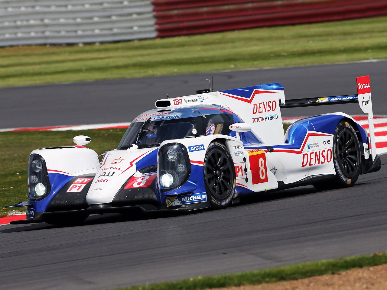 Toyota TS040 Hybrid.