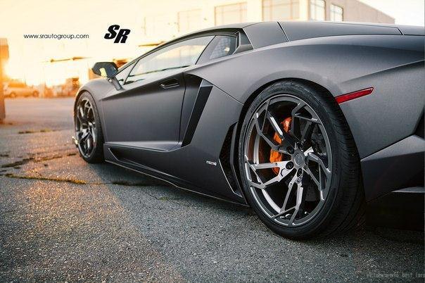 Lamborghini Aventador LP 700-4.: 6.5L V12: 700 .. : 690 : ... - 5