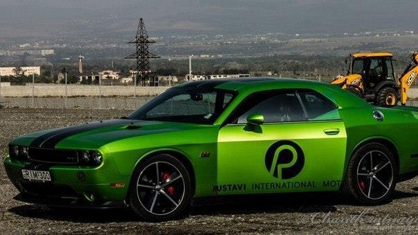 Dodge Challenger SRT8. - 5