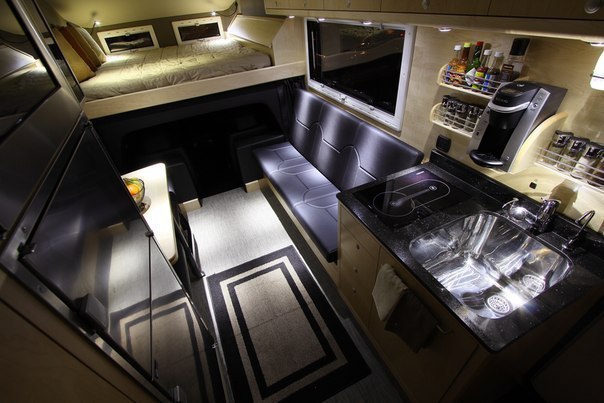    EarthRoamer XV-HD, 2012 .      Ford F-650 Crew ... - 5