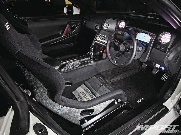 2009 Nissan R35 GT-R.: 1 000 ..:   CP;   Carillo; ... - 2