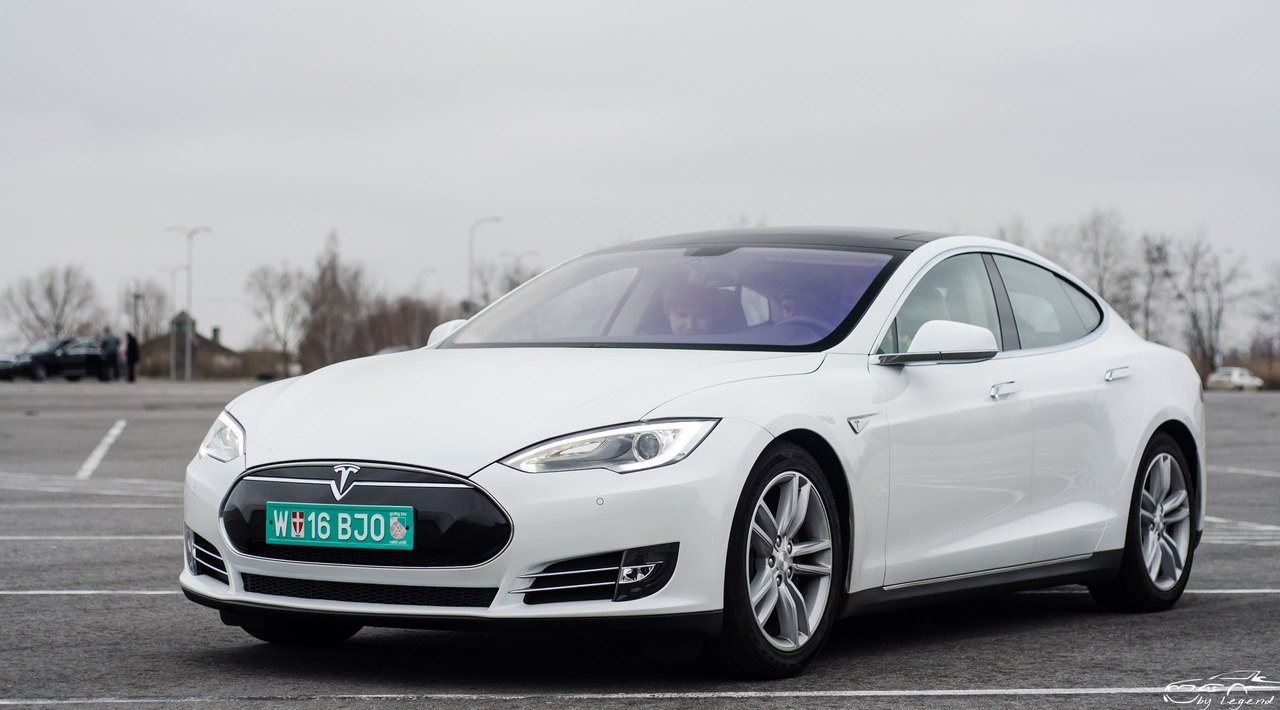Tesla Model S.