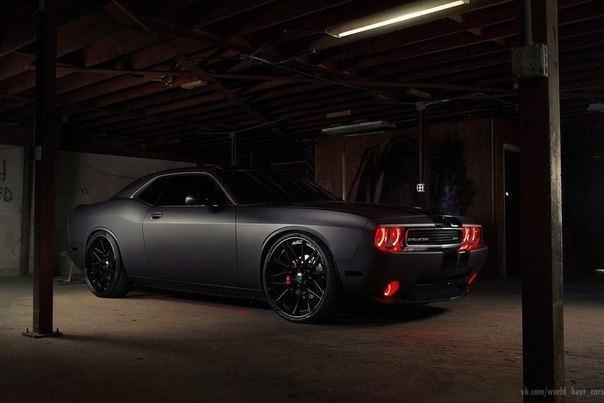 Dodge Challenger SRT8 - 2