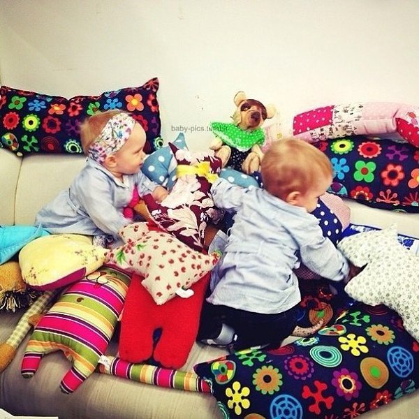 С появлением детей я научилась высыпаться за 3 часа, есть за 1 минуту, впрыгивать в одежду за 5 сек. ...