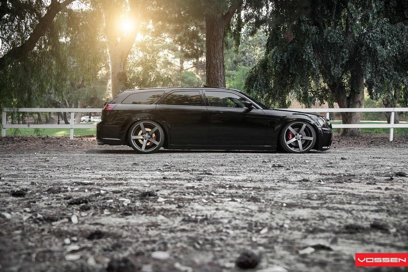 Dodge Magnum SRT8. - 6