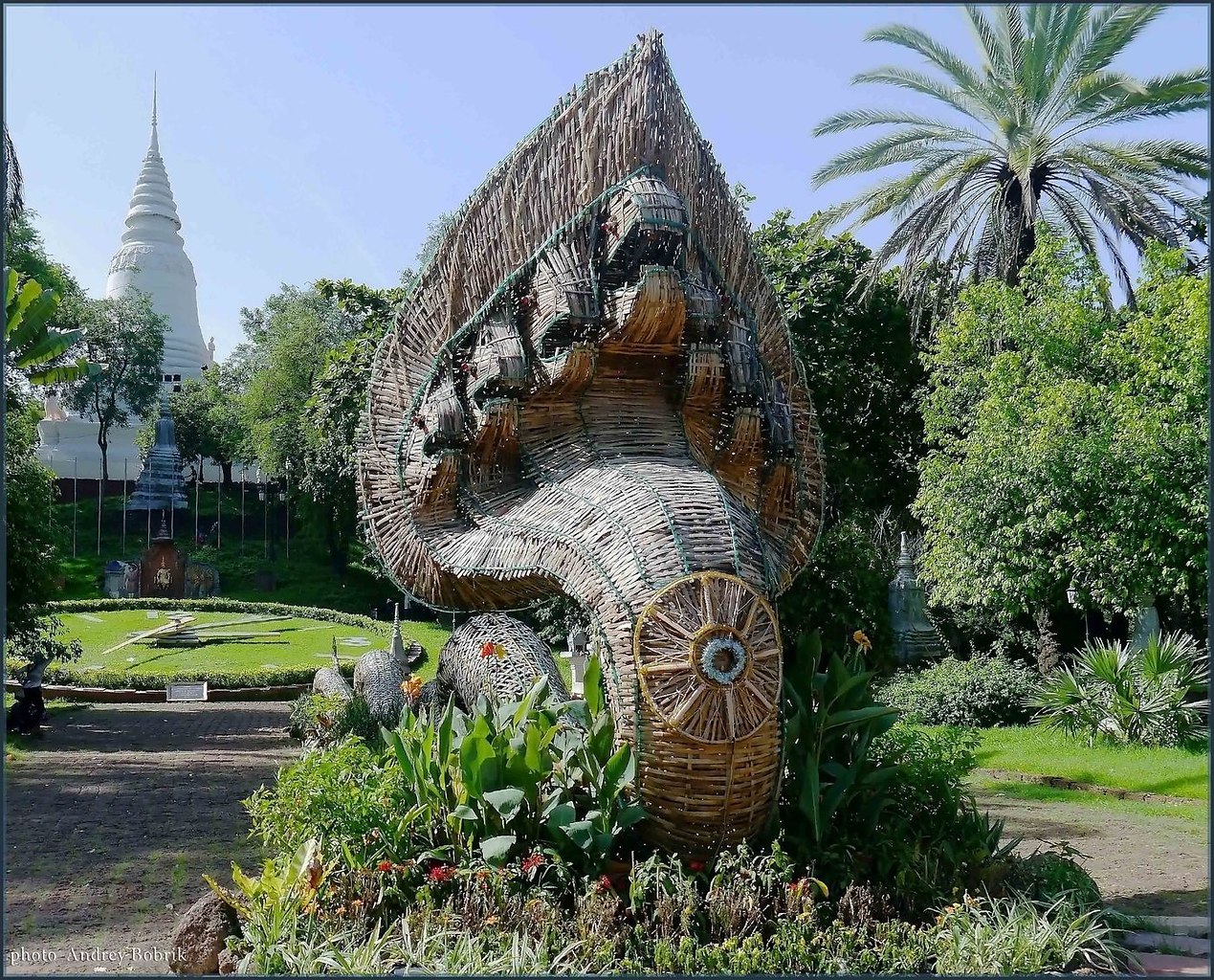 , .    (Wat Phnom,   )