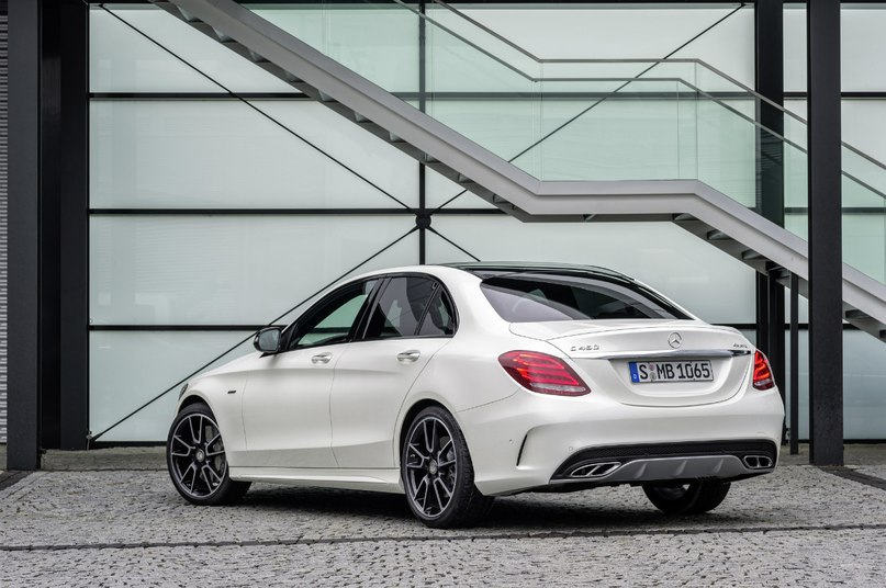 Mercedes-Benz C 450 AMG Sport - 2